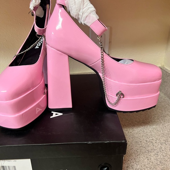 Lamoda 4.5” Pink Platform Heels - Picture 4 of 8
